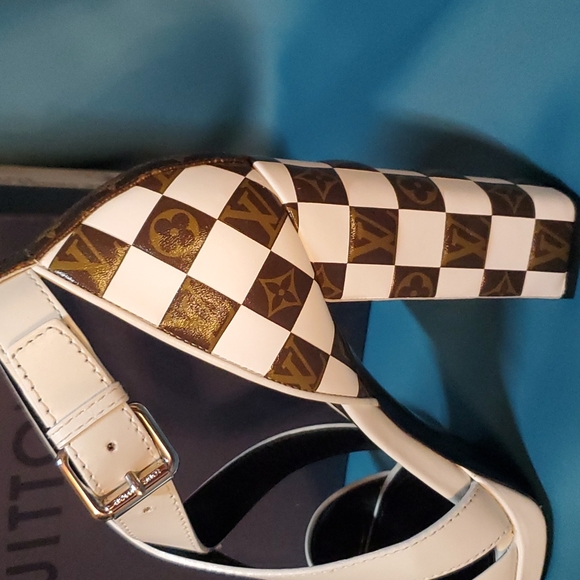 Louis Vuitton Matchmake Cross Sandal - Picture 2 of 4